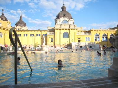 ブダペスト　ドナウの真珠と言われる綺麗な街並み　最高の温泉と観光