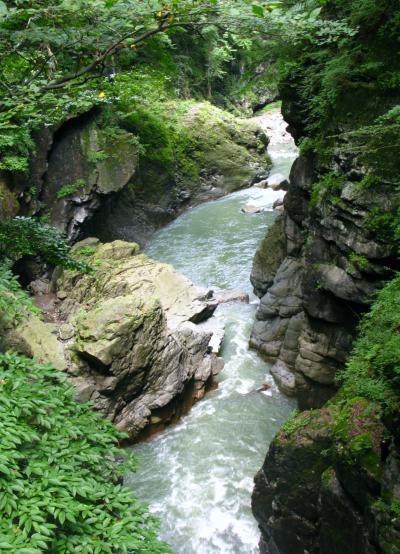 吾妻渓谷A　川原湯温泉駅から鹿飛橋へ　☆水と緑に囲まれて