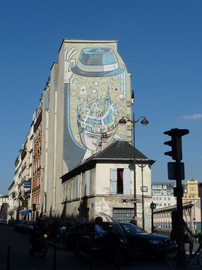 「芸術は爆発だ！」　パリ、街なかの壁面アート　一挙公開