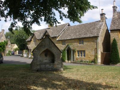 湖水＆コッツウォルズ地方とドイツの木組みのお家を尋ねて【28】ロウアー・スローター村へ