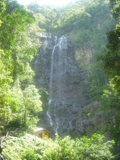 マレー半島縦断マレー鉄道＆ランカウイ・ペナン島の旅(3)アロースターからランカウイ島で滝を見てペナン島へ
