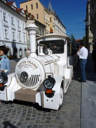 スロベニア魂の焦点リュブリャナ【05】プティトランに乗って城山に登る