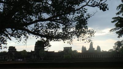 アンコールワットとシェムリアップ