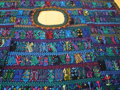 中米グアテマラのウィプル（織物）の世界