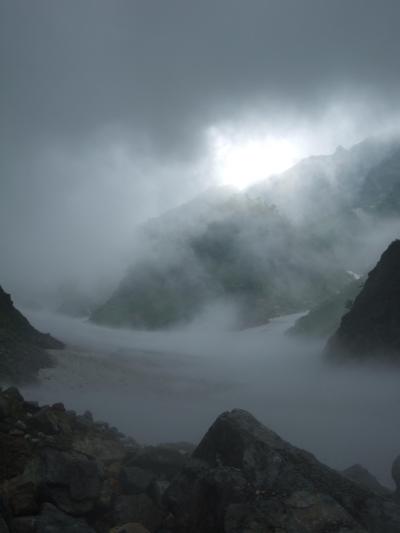 幻想的な雪渓「白馬岳」