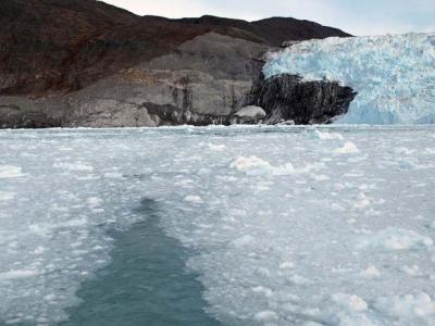 Camp Eqiへ船で５時間...   - 3  Greenland