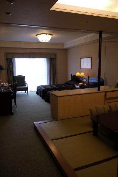 ０１．運動会の代休を使ったエクシブ山中湖２連泊　どさん娘山中湖店の昼食　エクシブ山中湖 Ｄ１タイプ Ｍグレード 和洋室　ラウンジドルチェ