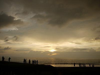 インド洋の宝石・スリランカ 　ビーチリゾートと世界遺産で見た夕日（Galleゴール、Unawatunaウナワトゥナ、Colomboコロンボ）