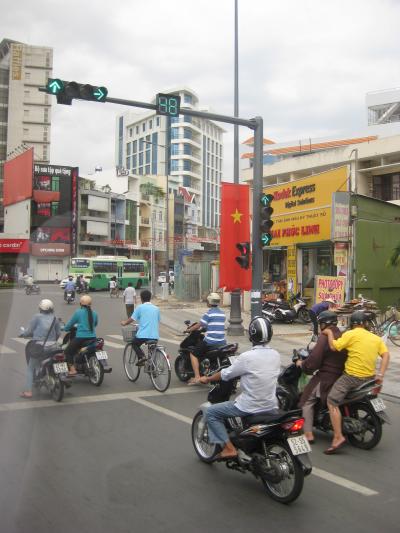 ベトナム・カンボジア旅行① ホーチミン (聖母マリア教会・中央郵便局・市民劇場・サイゴン川ディナークルーズ・ベンタイン市場・シクロ体験)