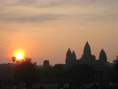 ベトナム・カンボジア旅行② シェムリアップ (アプサラダンス鑑賞・アンコールワットサンライズ鑑賞)