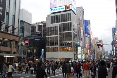 銀座通りの歩行者天国を歩く(作成中)