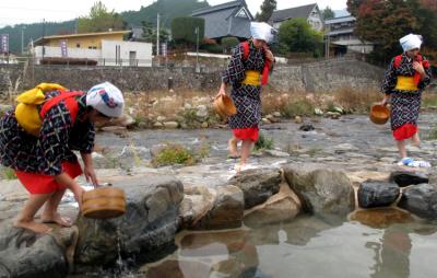 ２０１０年海から山から里から秋の旬の祭り・奥津温泉紅葉まつり