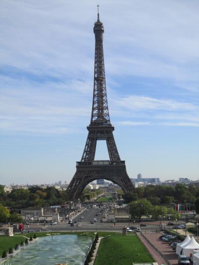 シャルトル大聖堂とパリの街