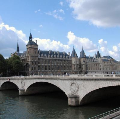 シャンジュ橋　　　LE PONT AU CHANGE（３３橋巡りの１８） 