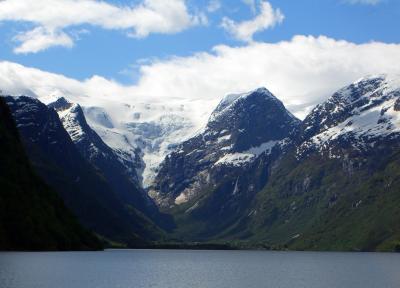 ノルウェー　（２）　フィヨルドと氷河巡り