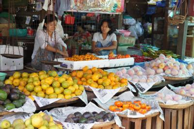 2010/11/12 -02.　バガン　ニャウンウー村のマーケット