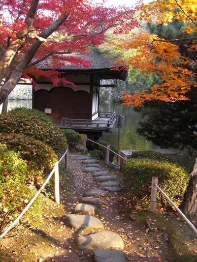 紅葉の三城物語♪紅葉渓庭園　【和歌山城】