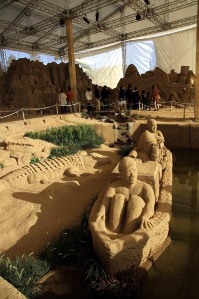 ひとり旅 ［829］ リフレッシュ休暇の旅②：砂で世界旅行・アフリカ～偉大なる大陸の歩みを訪ねて～「鳥取砂丘“砂の美術館”」鳥取県鳥取市