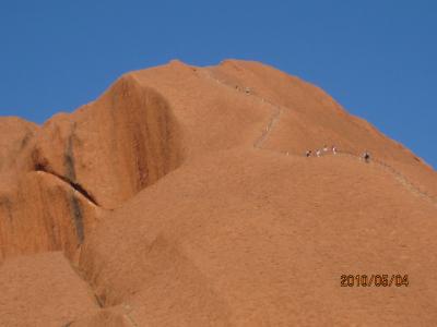 『燃える大地』＜ゴンドワナの大陸を旅して＞（１３７）Ayer's Rock Climb。 