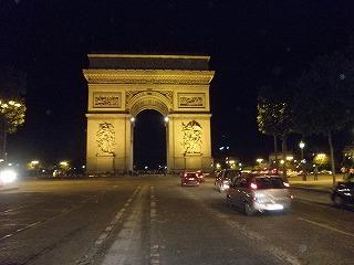 夜のパリへ行こうぜ