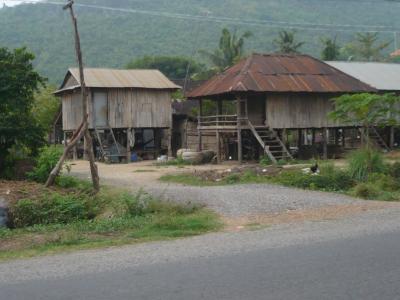 ●愛しのカンボ１０・１２●　（２）バッタンバン・・・公園・ダム湖・博物館