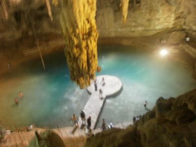 神秘の湖　セノテ