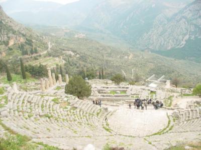 【ギリシア・デルフィ】アポロンの神託が行われていた地