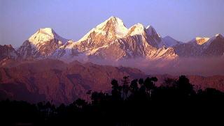 ナガルゴットからのヒマラヤ、落陽、昇日