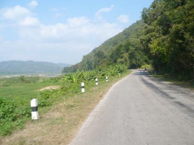 ★バイク旅２０１１・１★　メコン川沿いの町と道