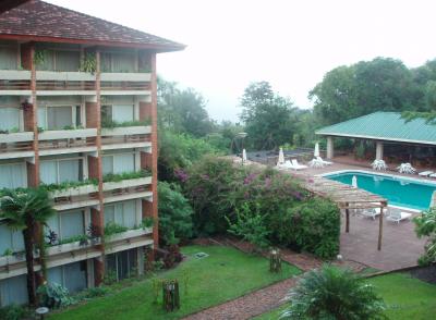 エストゥリオン ホテル アンド ロッジ　Esturion Hotel & Lodge 