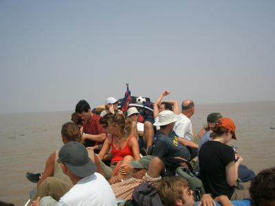 スピードボートでシェムリアプへ