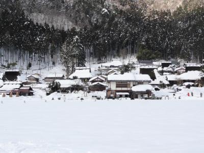 京都美山：かやぶきの里　「冬の風物詩 雪灯篭」