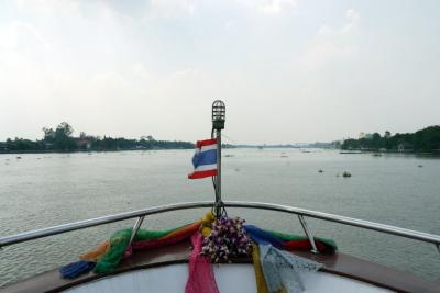 ２１．羽田空港国際線からの３泊６日バンコク旅行　グランドパールのランチクルーズその２　チャオプラヤー川のクルージング