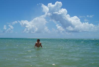 バザルート島でダイビング