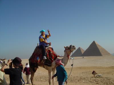 やってきたぜ！！　２００５　エジプト　『ギザのピラミッド＆スフィンクス♪ガラベーヤでラクダに乗ったぜ♪』　ＩＮ　ギザ