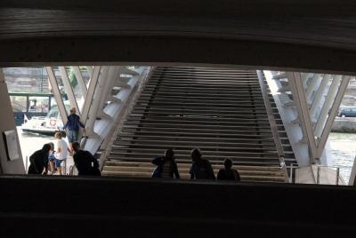 レオポール・セダール・サンゴール橋 LA PASSERELLE LEOPOLD SEDAR SENGHOR（３３橋巡りの２３） 