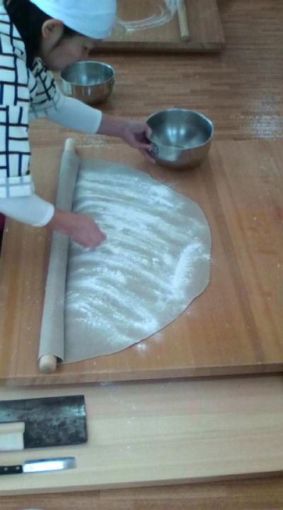 手打ちそば体験♪　おっこと亭