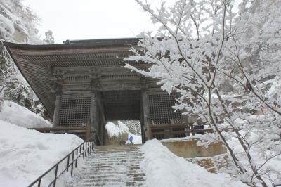 雪の山寺