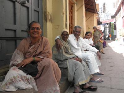 アラフィフ・バックパッカー夫婦の北インド（１０）　　バナラシの街角から