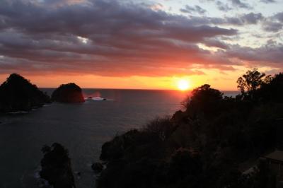西伊豆・堂ヶ島温泉　夕陽＆海が割れるトンボロ現象＆洞窟巡り　自然満喫の旅