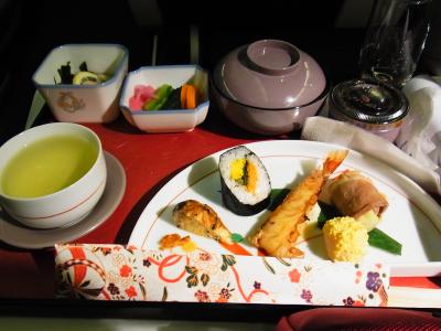 番外編　成田からのUA879便のビジネスクラス夕食は?　そして対応が変わったCS