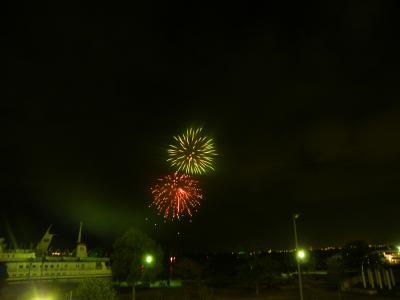 浜大津アーカスで季節はずれの花火見物（滋賀県大津市）