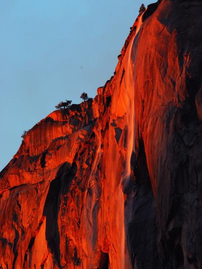 火の滝のプロローグ again - Horsetail fall, 冬のYosemite国立公園 -