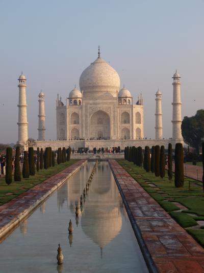 近くから、遠くから眺めたタージマハル
