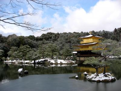 雪の金閣寺～美麗な景色に圧倒されました。