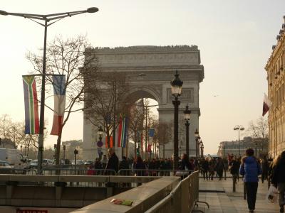 フランス（２０１１）ー２・・パリ、コンコルド広場から凱旋門を歩く