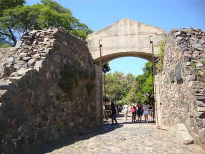 コロニアの街並を散策する