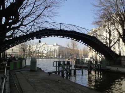 フランス映画で見たパリの街を歩く