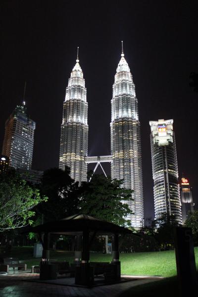 シンガポール、マレーシアの夜景