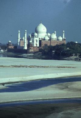 魅惑と混沌の大地ーインドー(1)